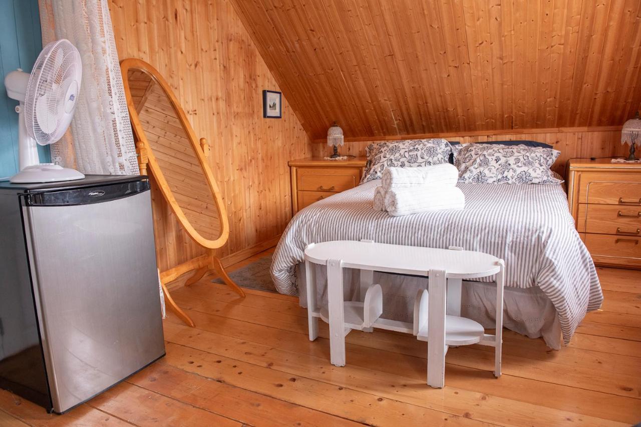 Bed and Breakfast Bed & Cafe Petit Papillon Grandes-Bergeronnes Exterior foto